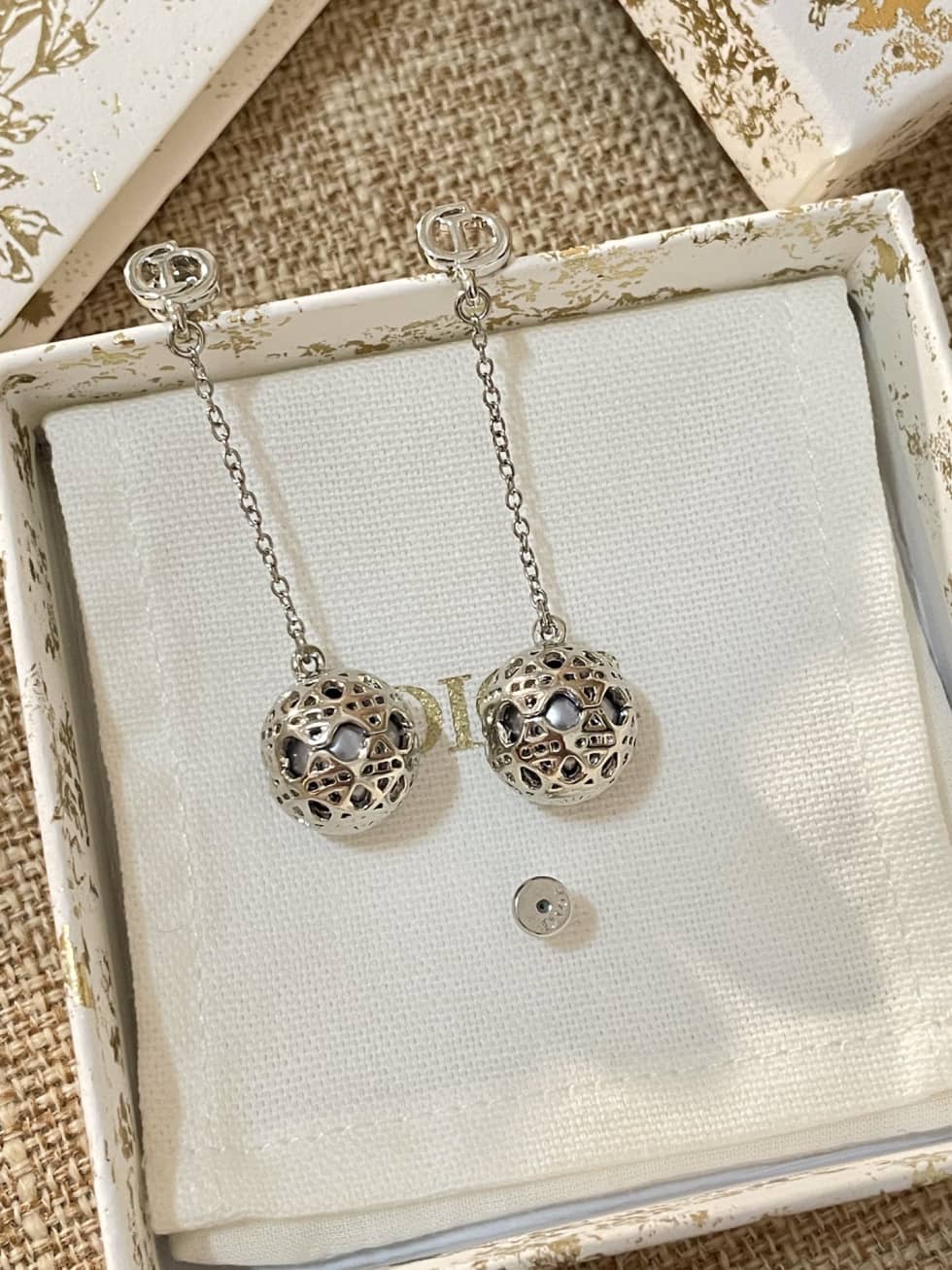 Knockoff Chr1st1an D10r Logo Earring