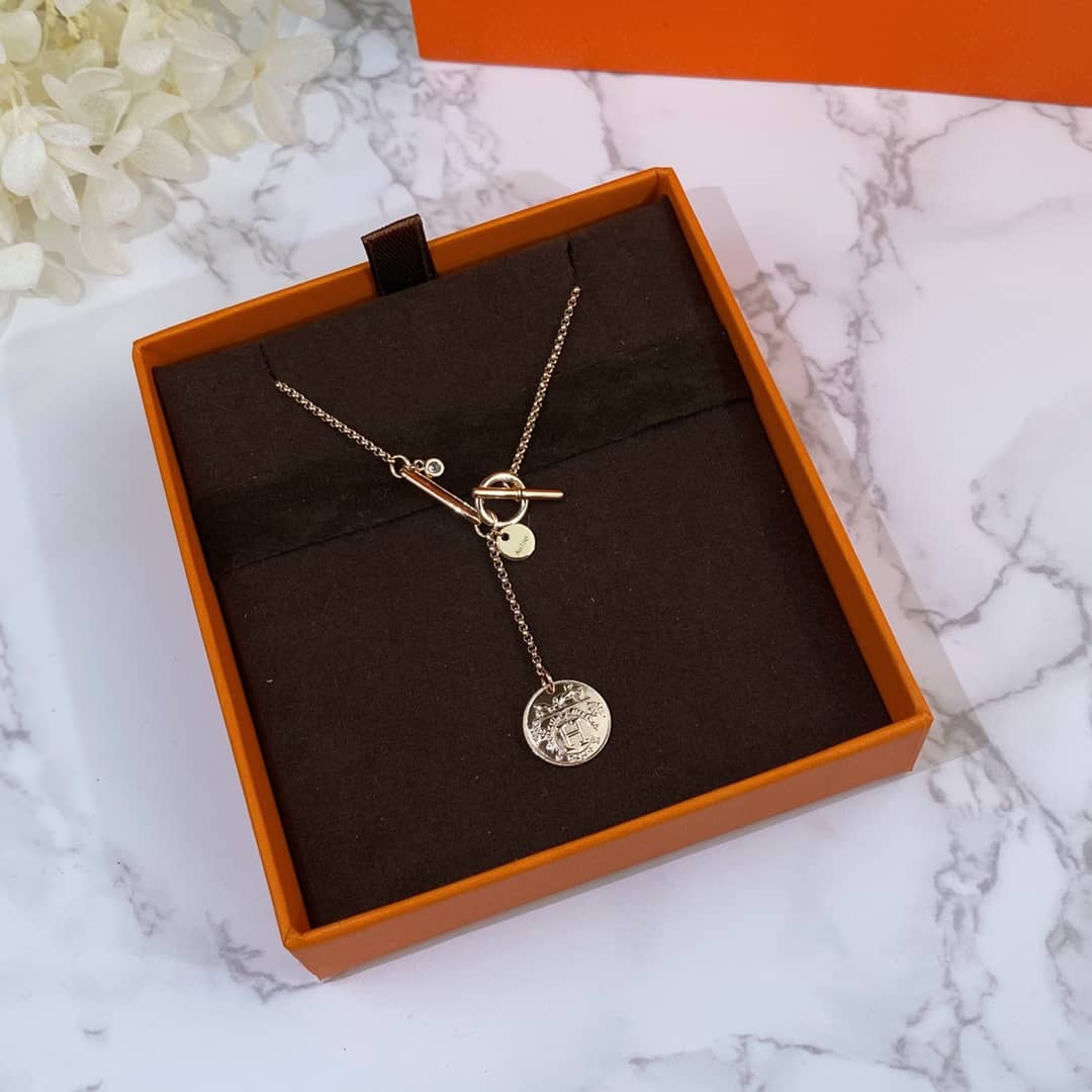 Knockoff H**me5 Logo Necklace