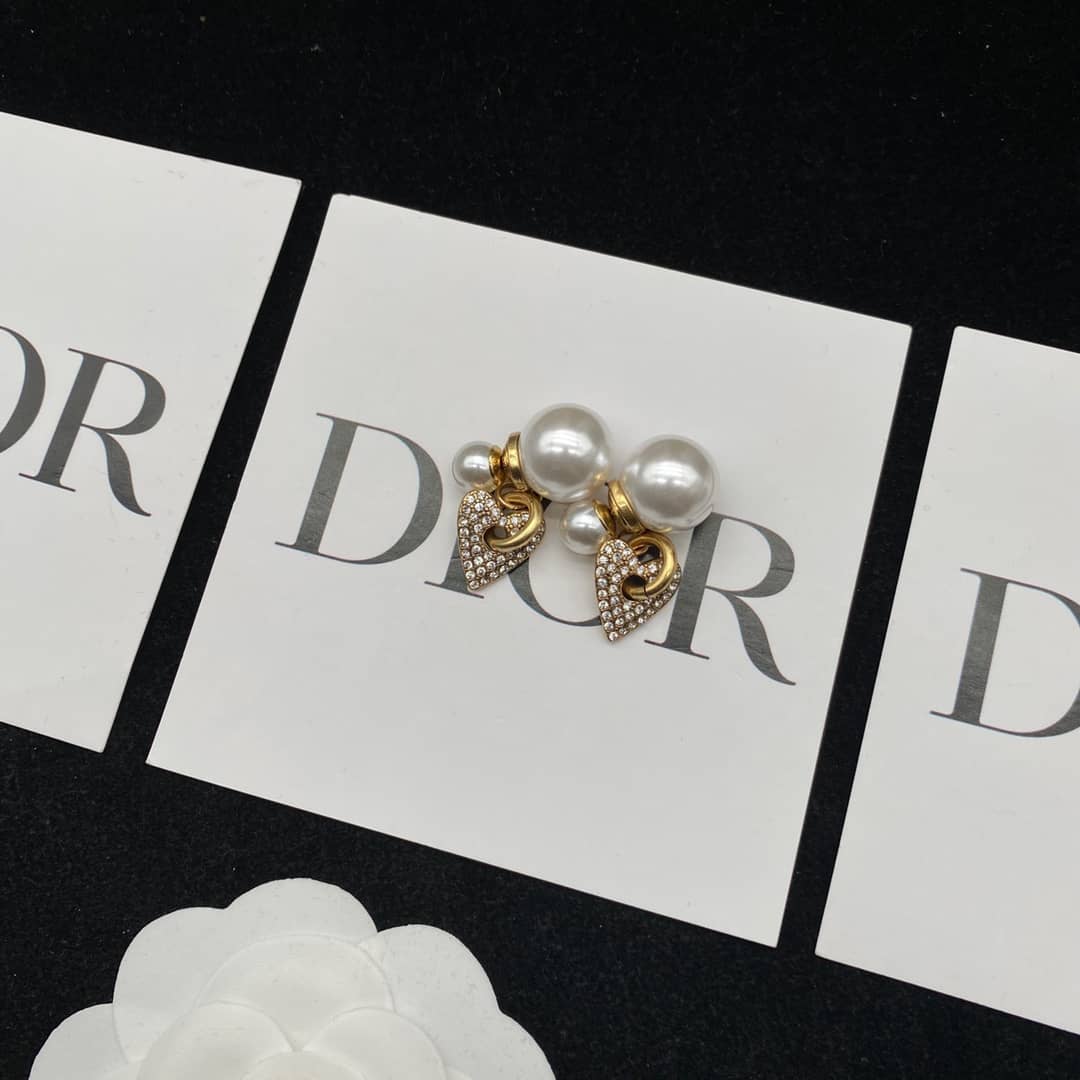 Best Chr1st1an D10r Classic Earring
