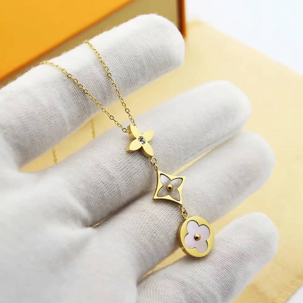 Wholesale L0vis Vvtt0n AAA+ Necklace