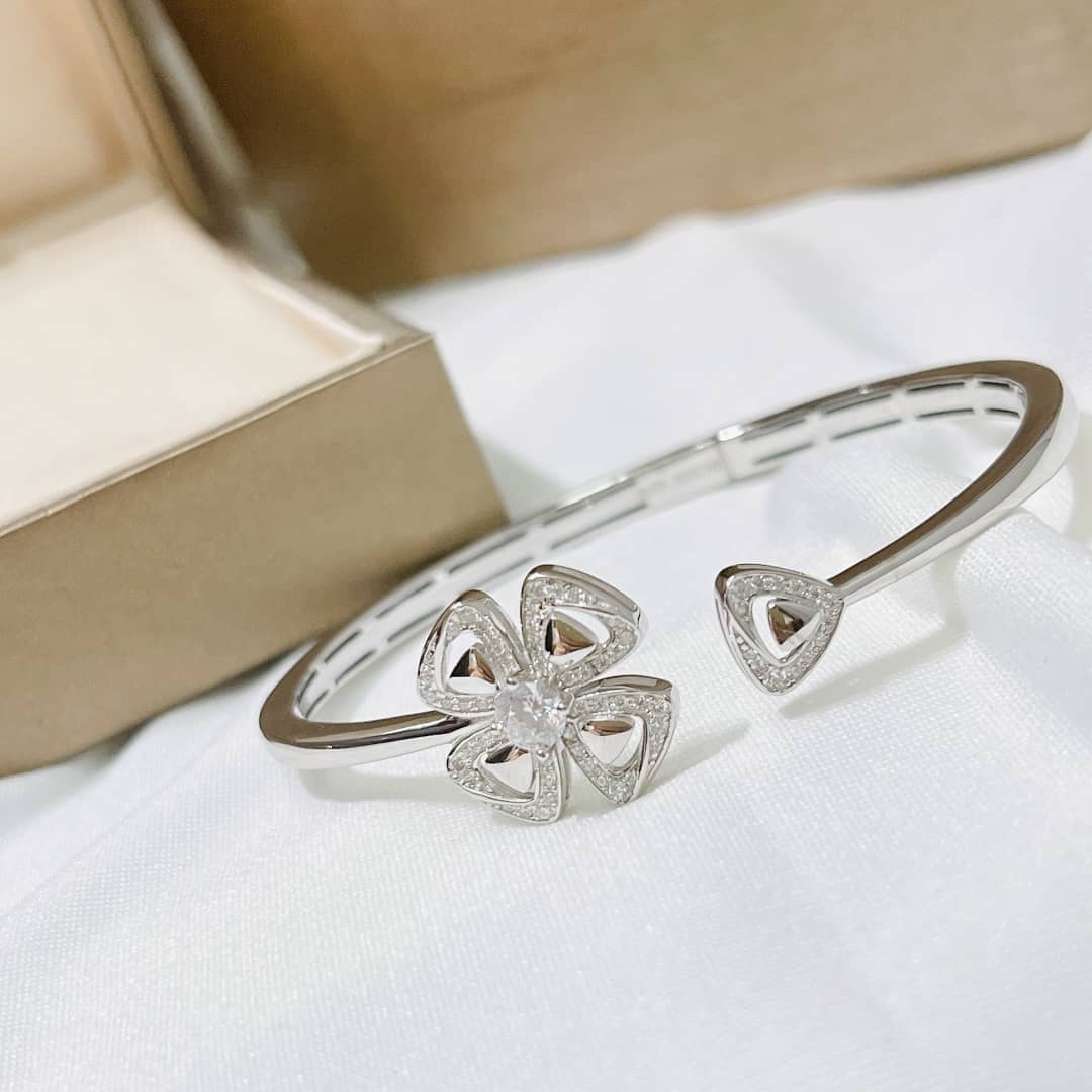 Knockoff Bv1g*ai Logo Bracelet