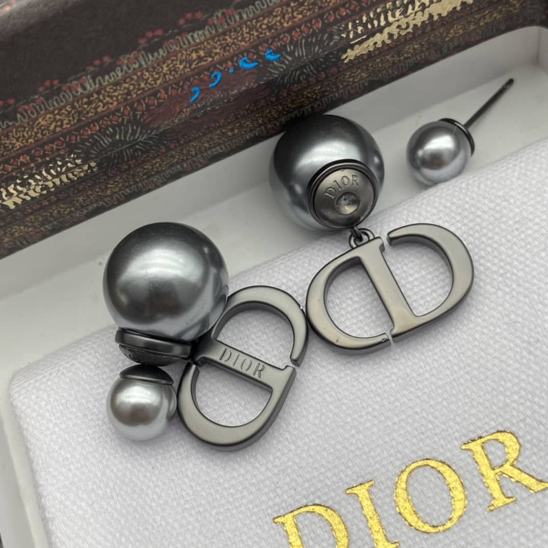 High Quality Chr1st1an D10r Earring