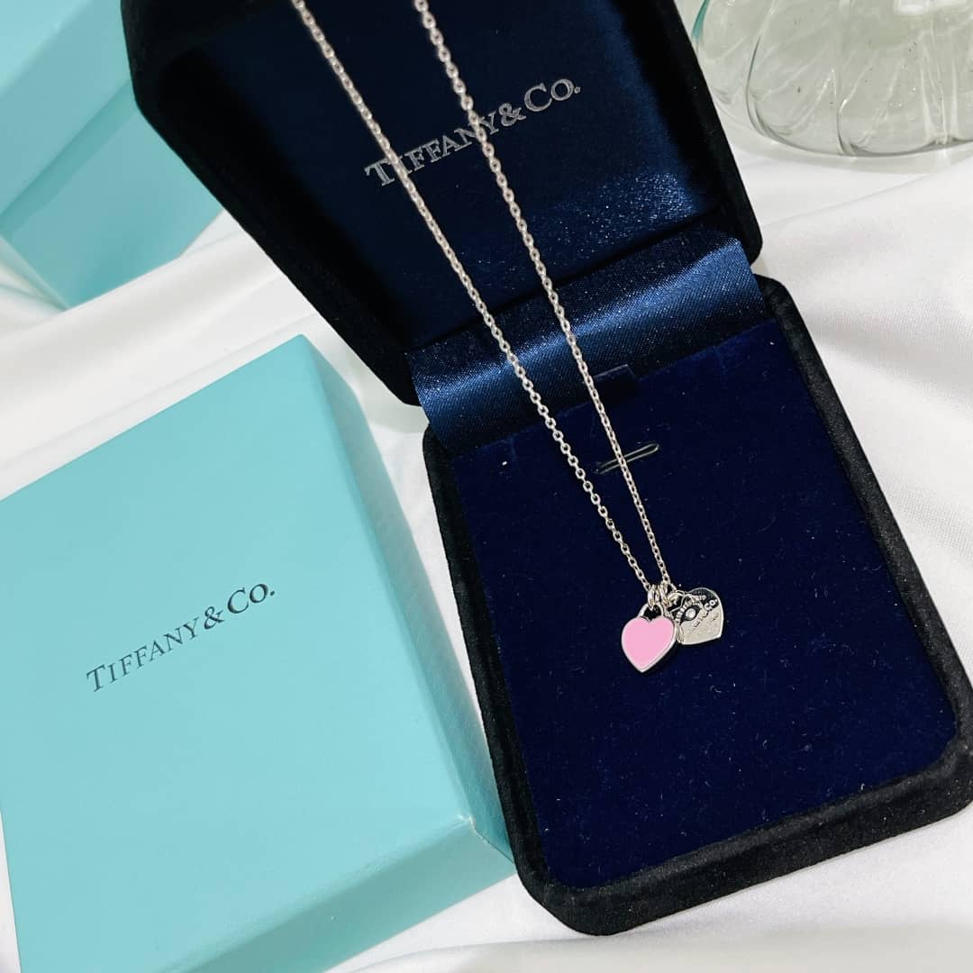 T*f*ny Necklace For Sale