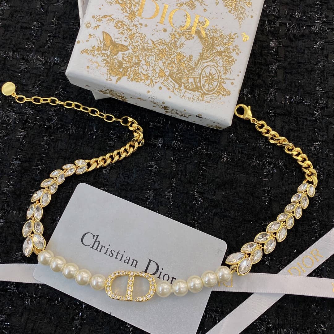 7 Star Chr1st1an D10r Necklace