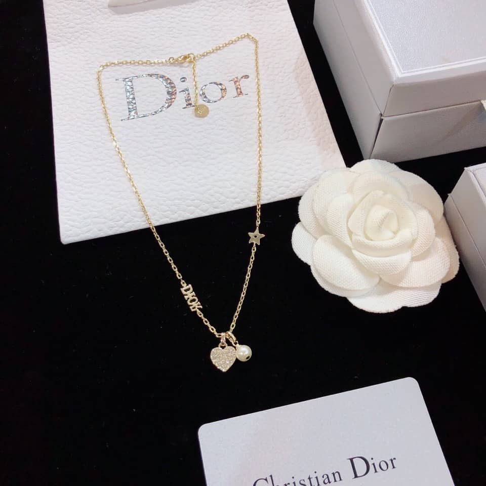 Best Chr1st1an D10r Classic Necklace