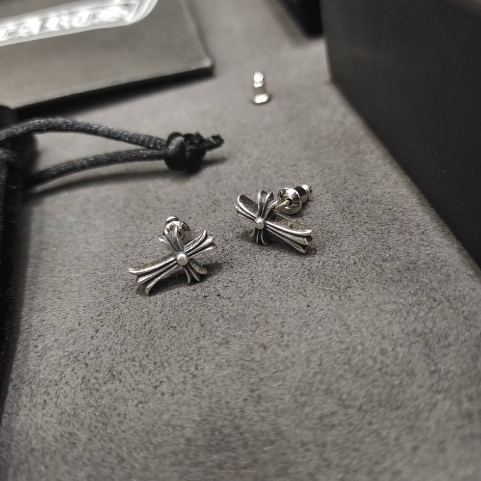 High Quality Ch*0me He**ts Earring