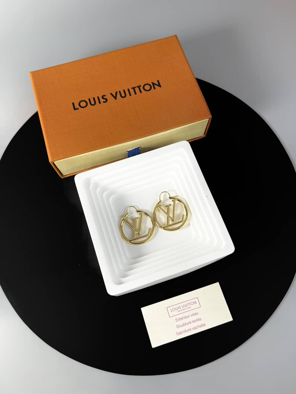Fake L0vis Vvtt0n Logo Earring