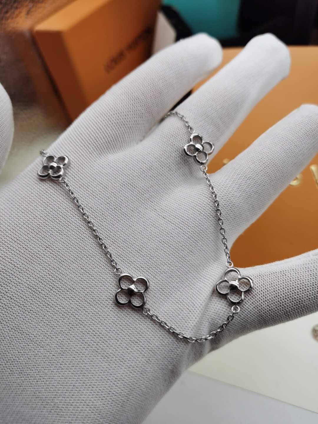 Cheap L0vis Vvtt0n Necklace