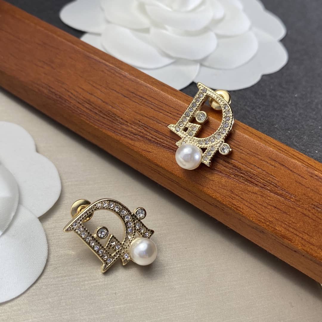 Top Quality Chr1st1an D10r Earring