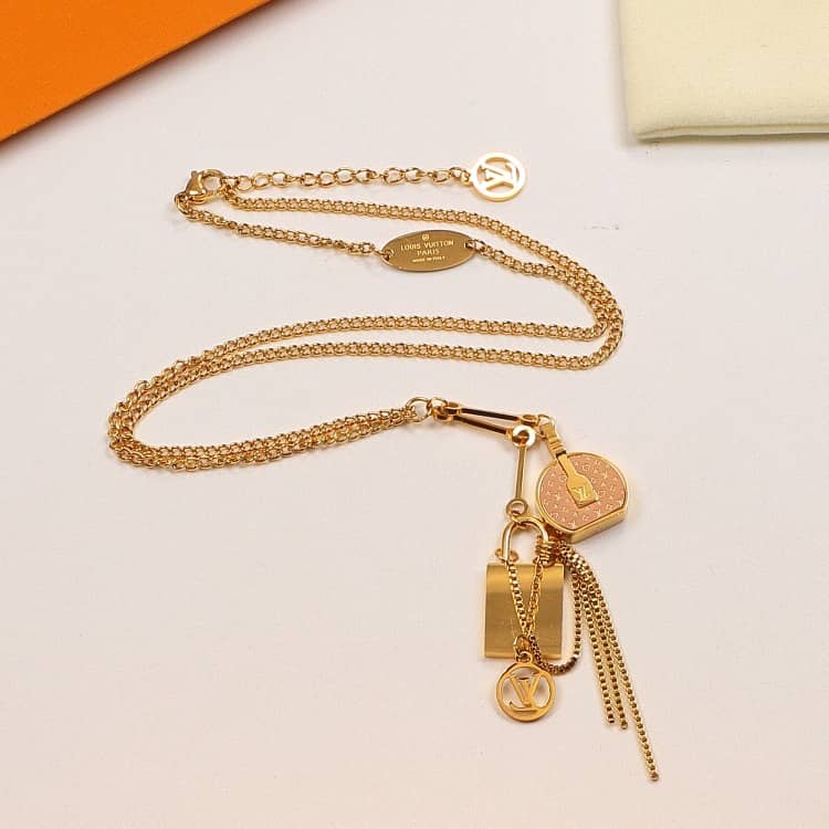 Fake L0vis Vvtt0n Logo Necklace