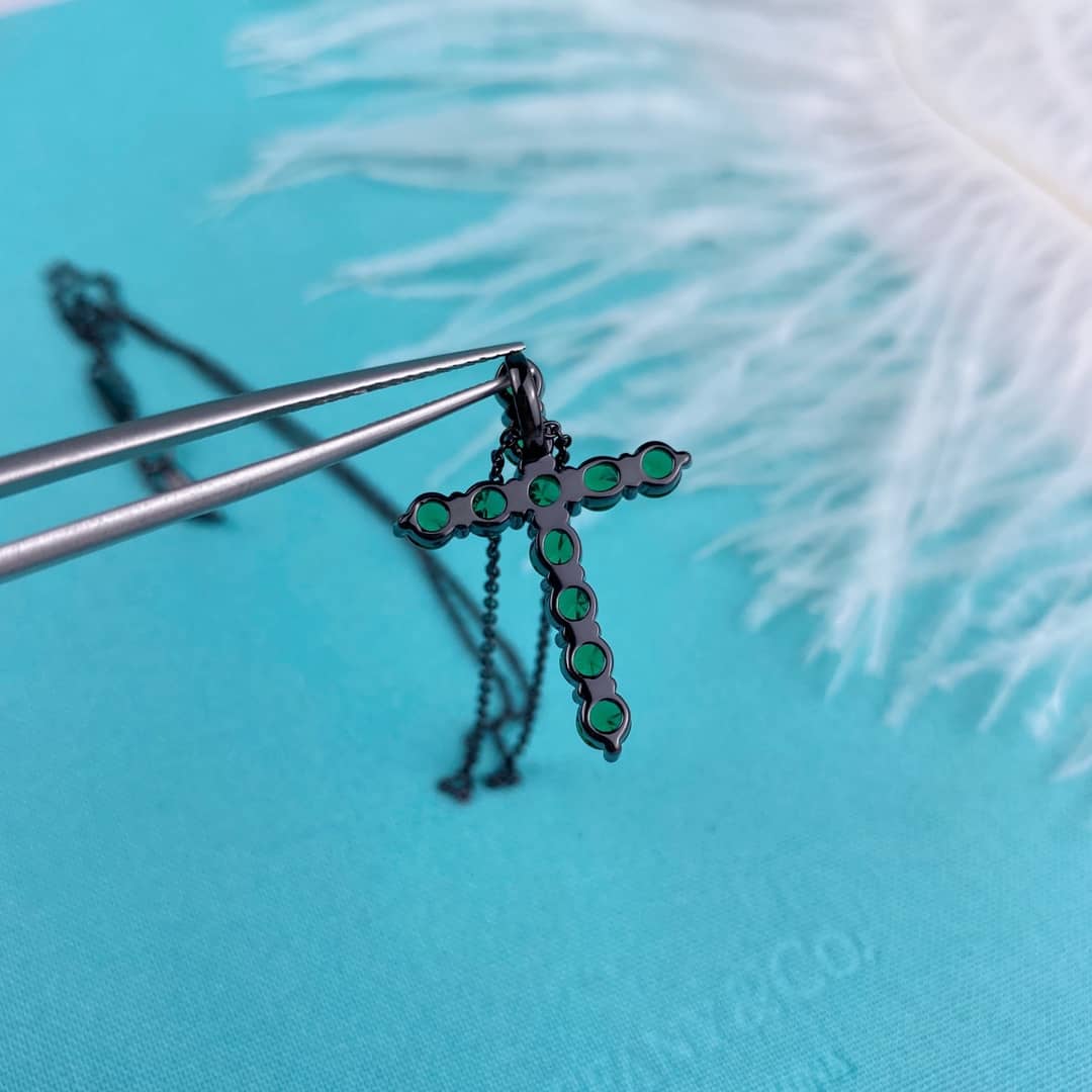 T*f*ny Necklace For Sale