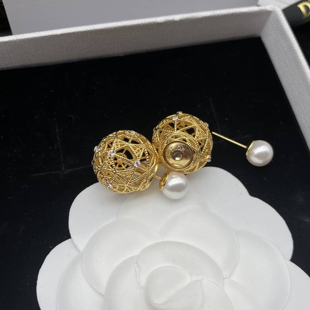 Top Quality Chr1st1an D10r Earring