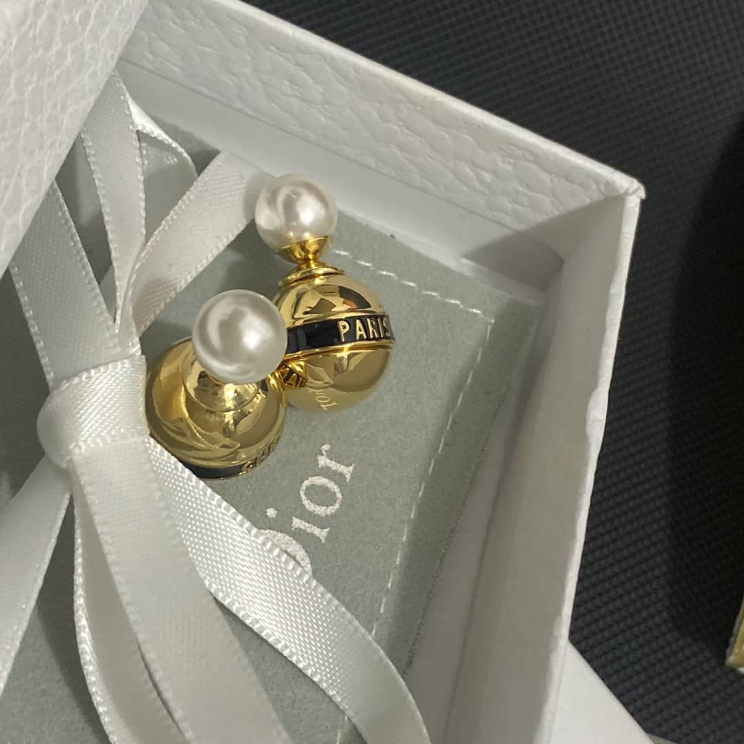 Top Quality Chr1st1an D10r Earring