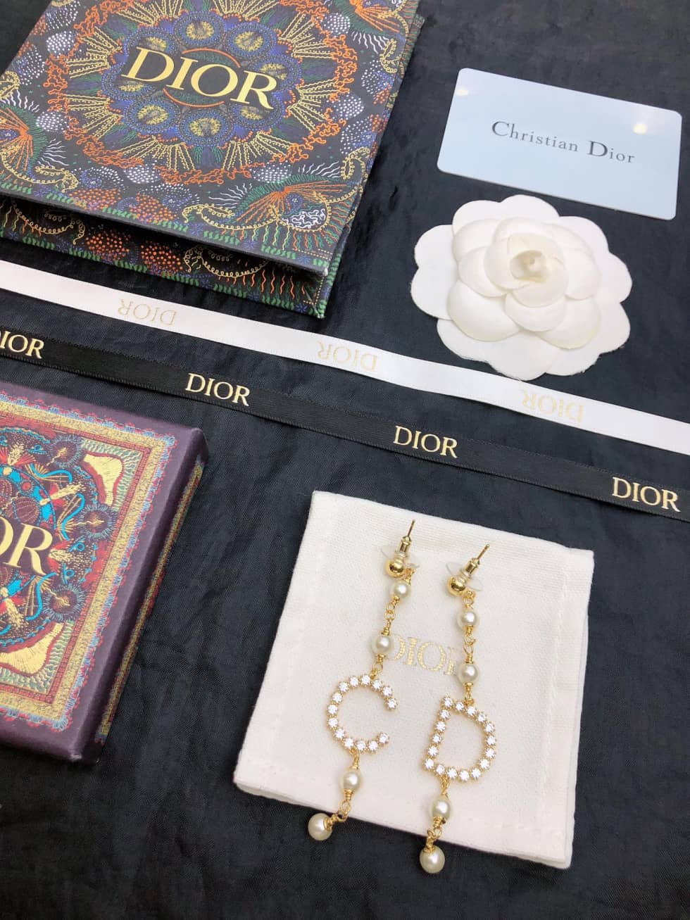 Best Chr1st1an D10r Classic Earring