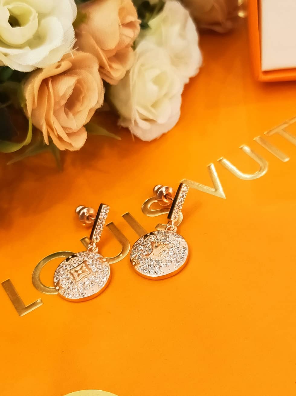 Knockoff L0vis Vvtt0n Logo Earring