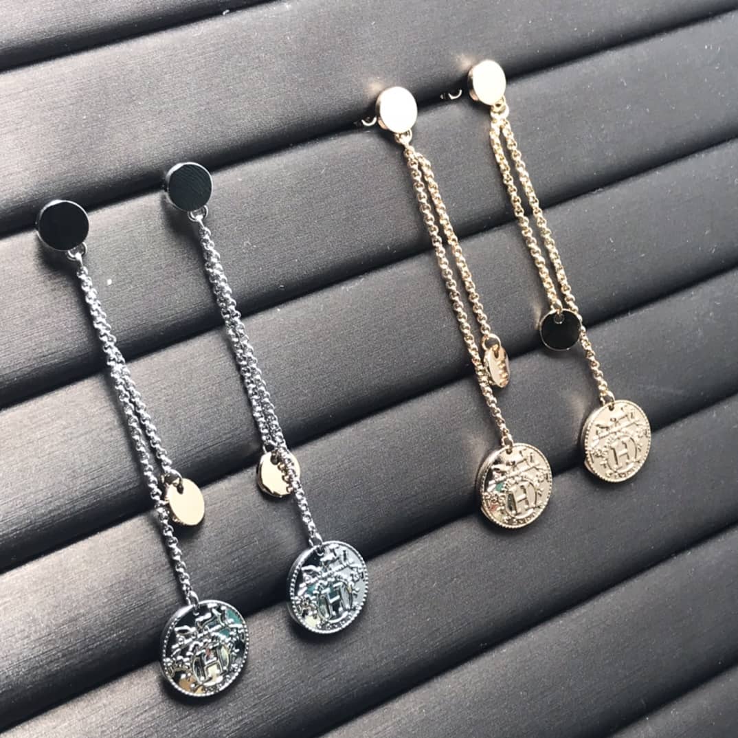 H**me5 Earring For Sale