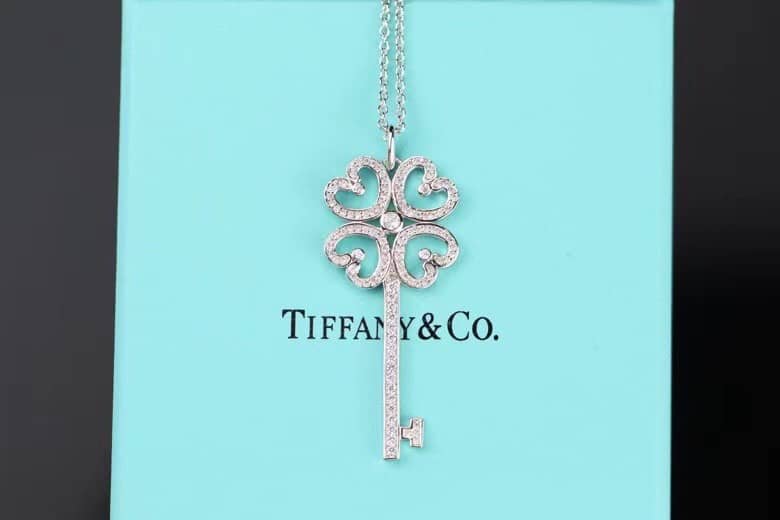 T*f*ny Necklace For Sale