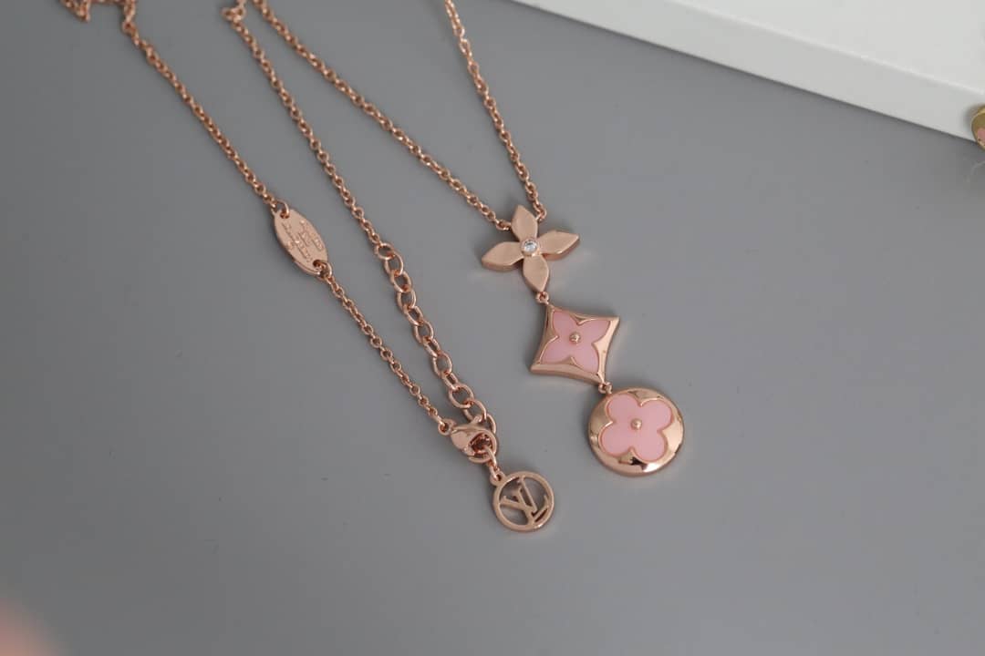 Fake L0vis Vvtt0n Logo Necklace