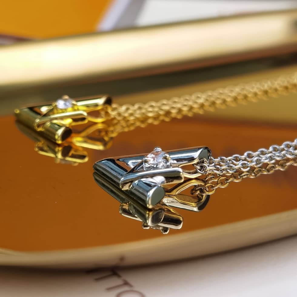 Wholesale L0vis Vvtt0n Logo Necklace