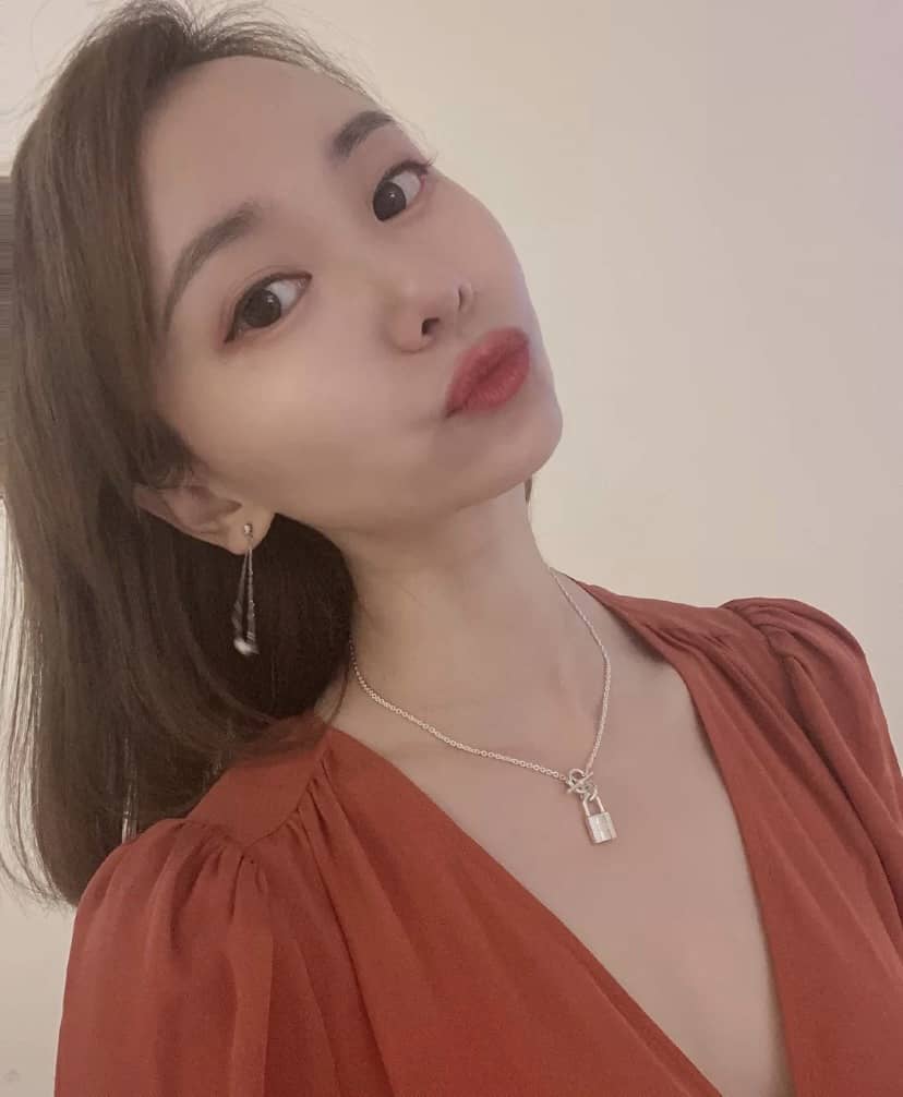 Fake H**me5 Logo Necklace