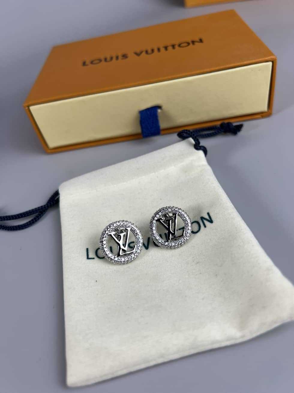 L0vis Vvtt0n Earring First Copy