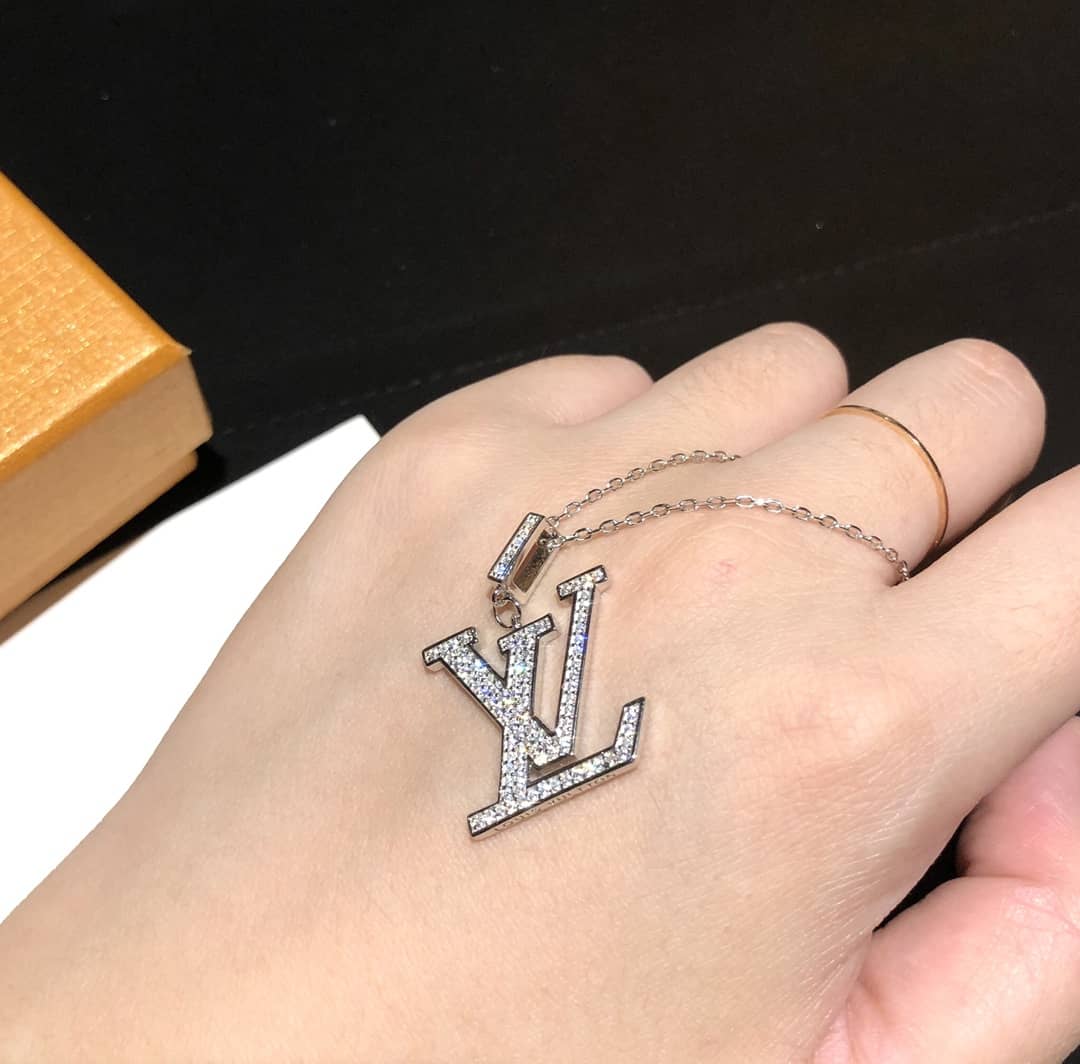 Knockoff L0vis Vvtt0n Logo Necklace