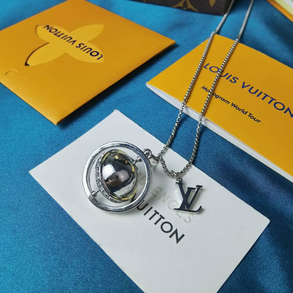 High Quality L0vis Vvtt0n Necklace