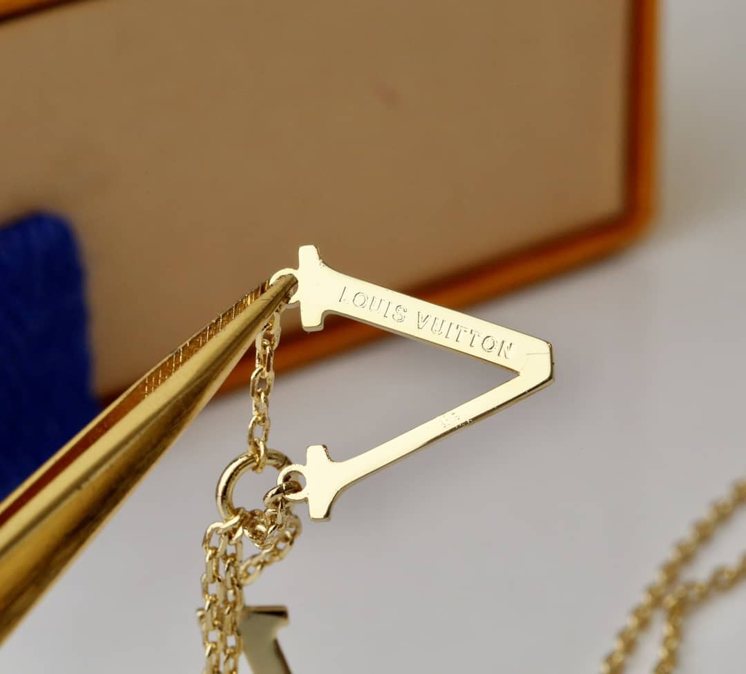 Top Quality L0vis Vvtt0n Necklace