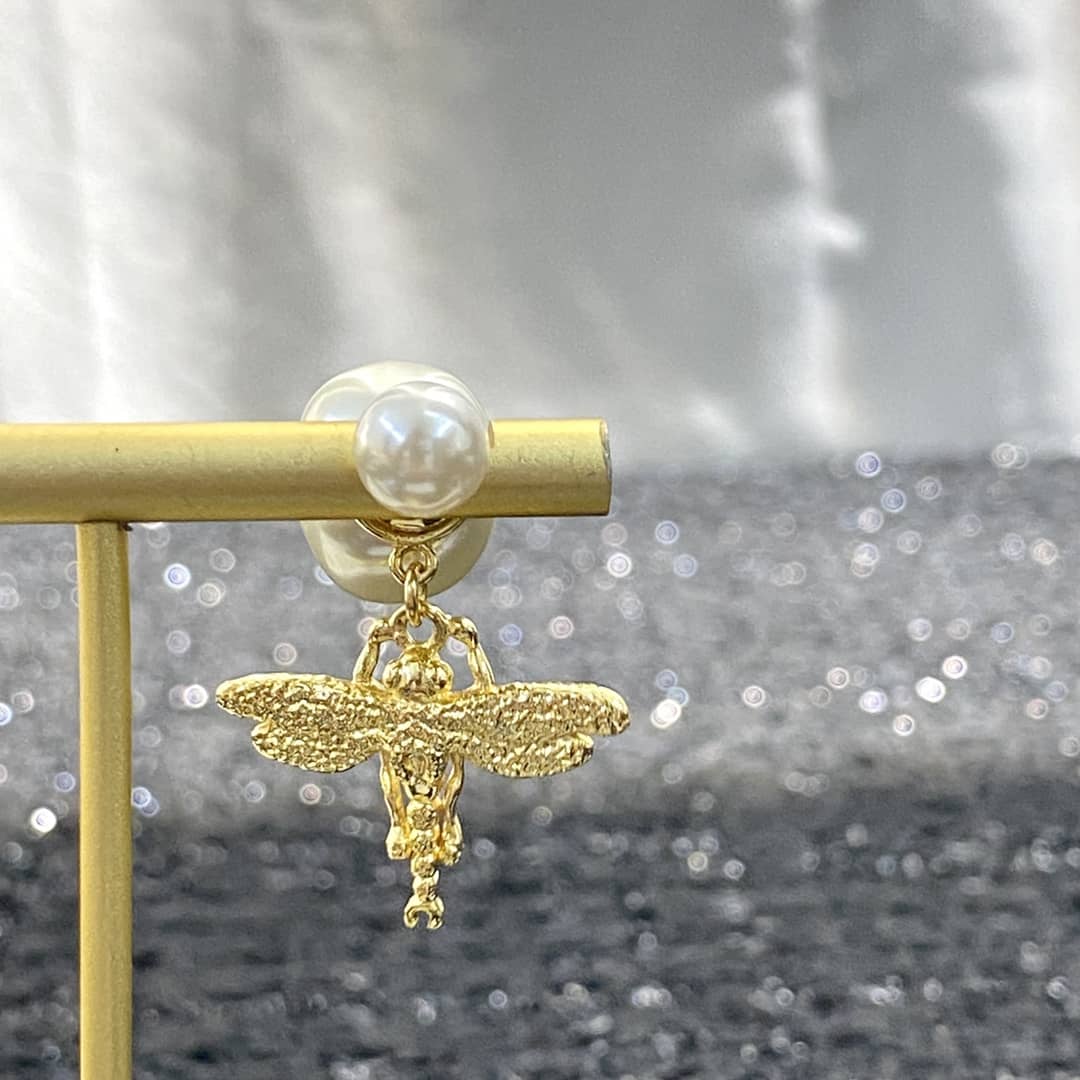 7 Star Chr1st1an D10r Earring