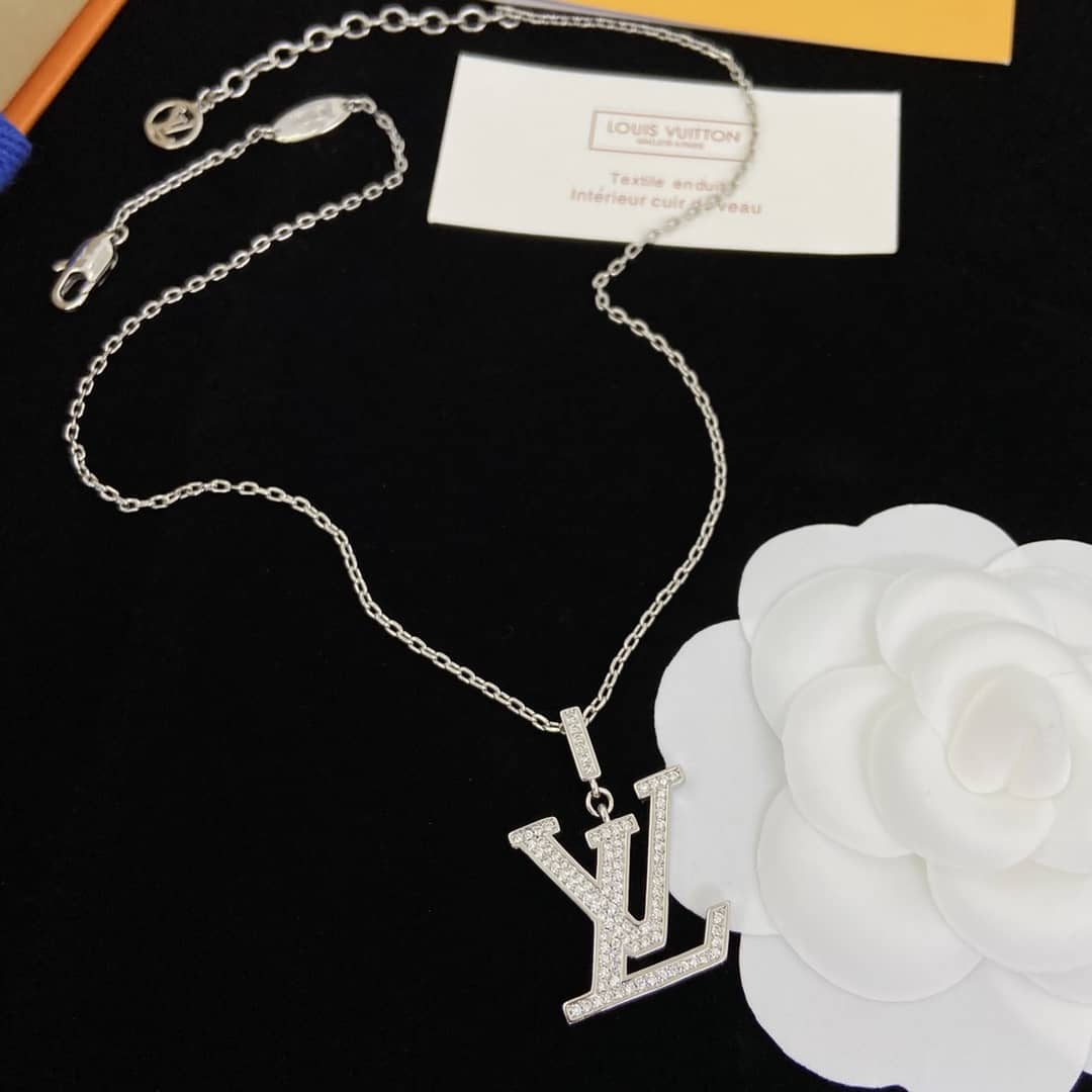Cheap L0vis Vvtt0n Necklace