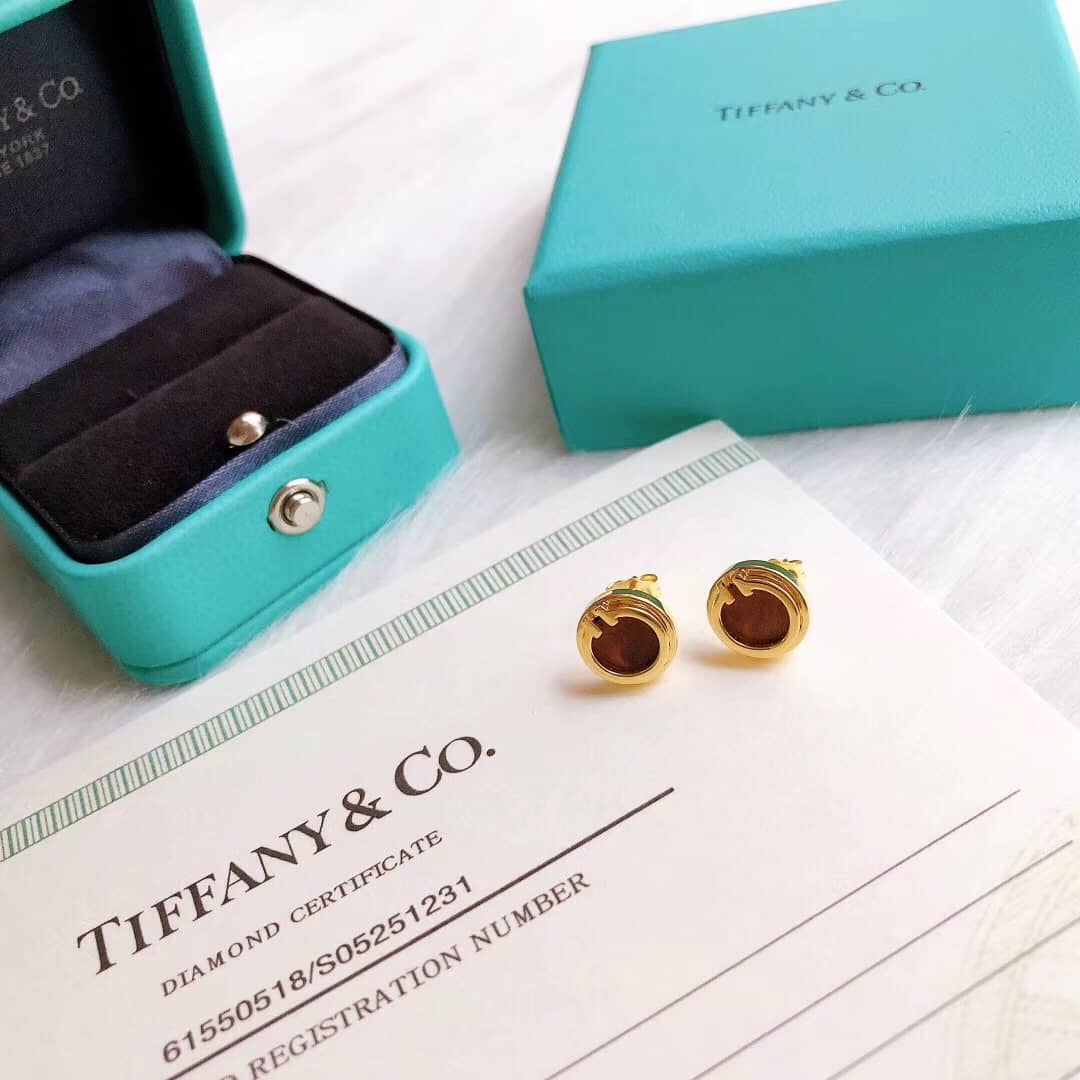 Designer T*f*ny Classic Earring