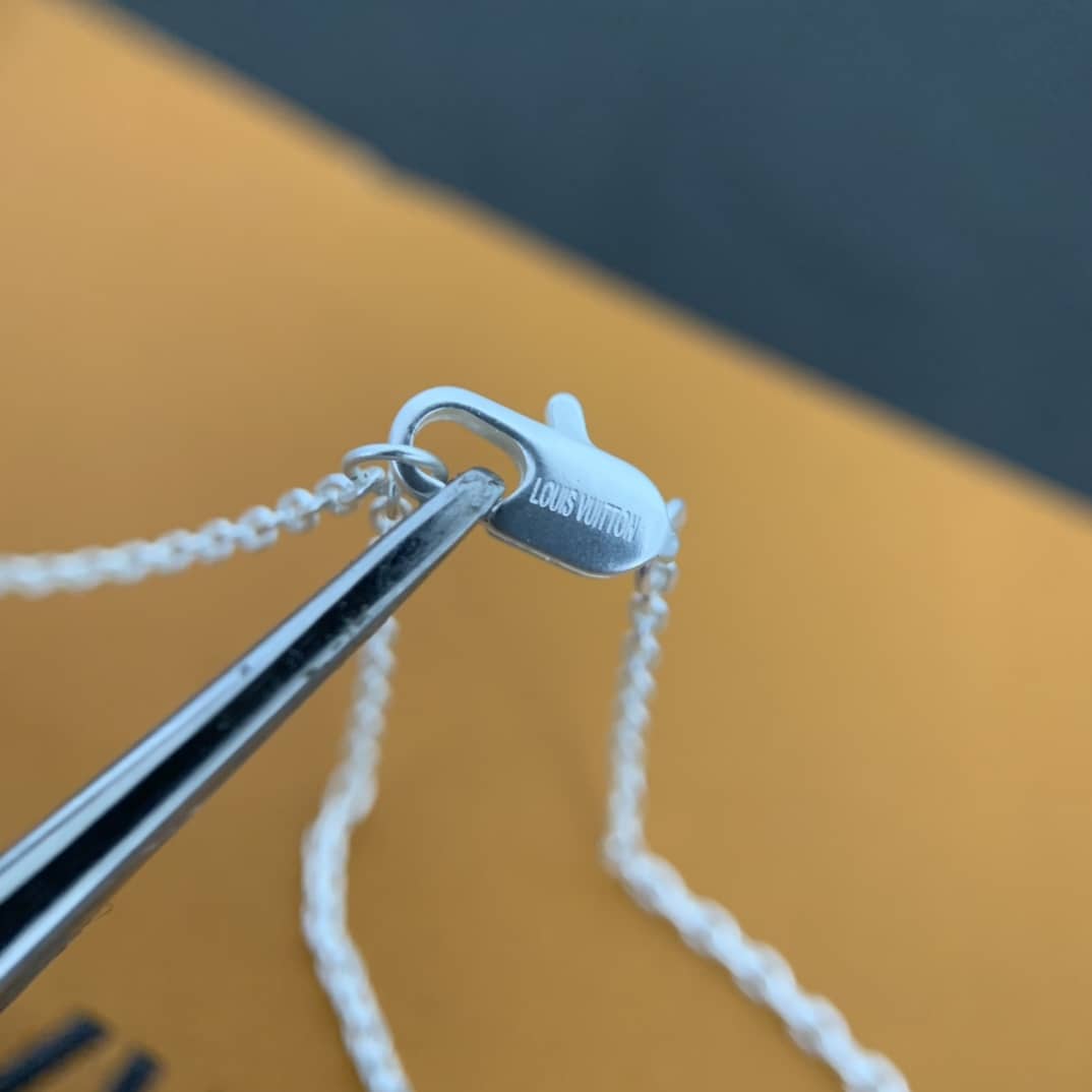 Replica L0vis Vvtt0n Necklace