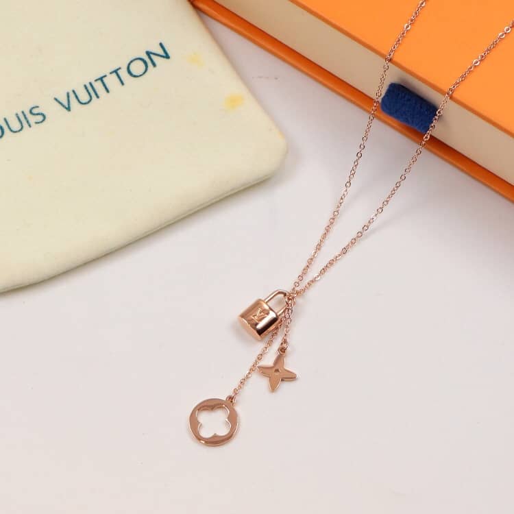 Knockoff L0vis Vvtt0n Logo Necklace