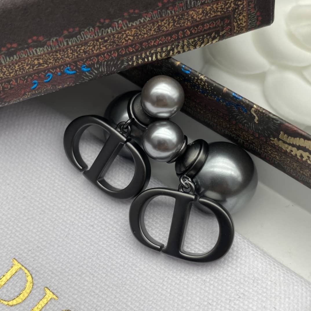 High Quality Chr1st1an D10r Earring