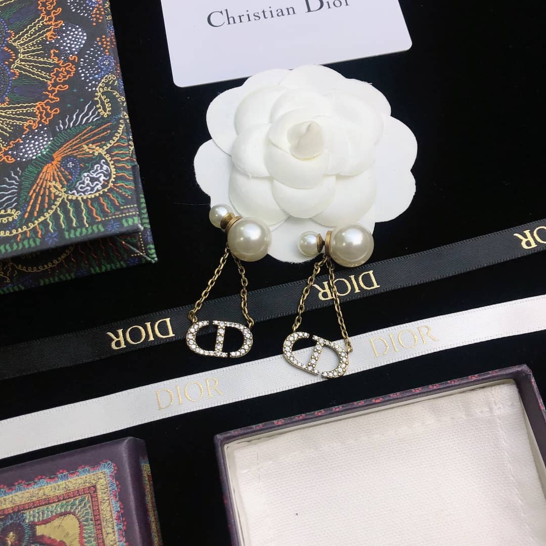 Top Quality Chr1st1an D10r Earring