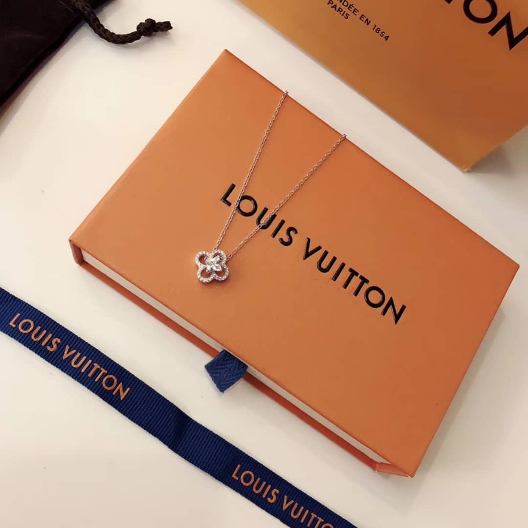 Knockoff L0vis Vvtt0n Logo Necklace
