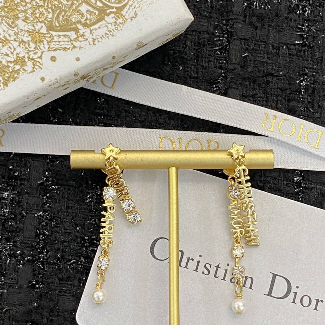 Best Chr1st1an D10r Classic Earring