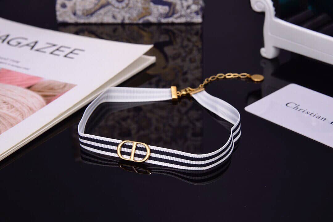 7 Star Chr1st1an D10r Necklace