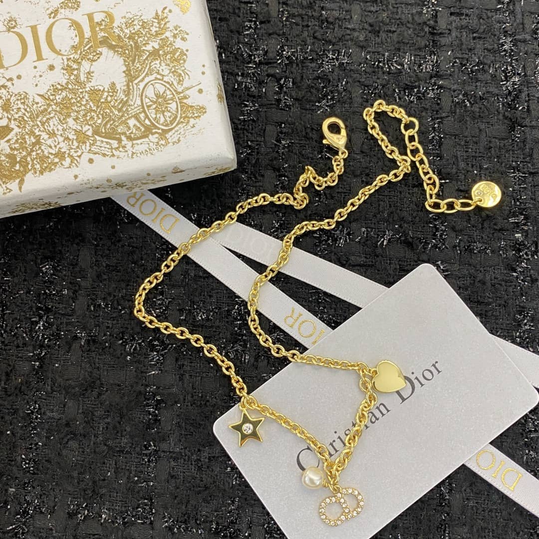 Best Chr1st1an D10r Classic Necklace