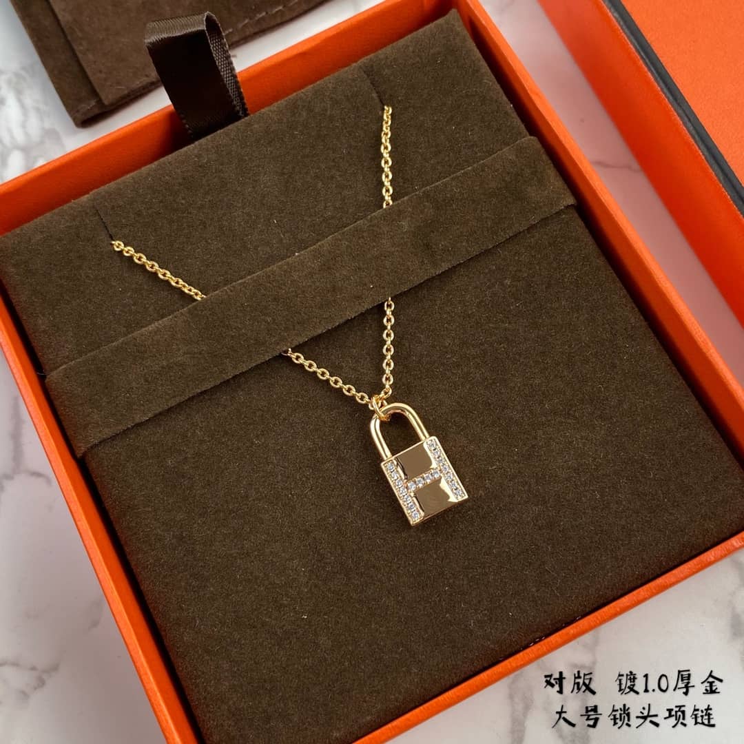 H**me5 Necklace First Copy