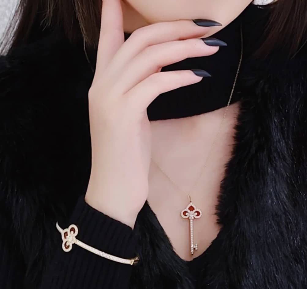 7 Star T*f*ny Necklace