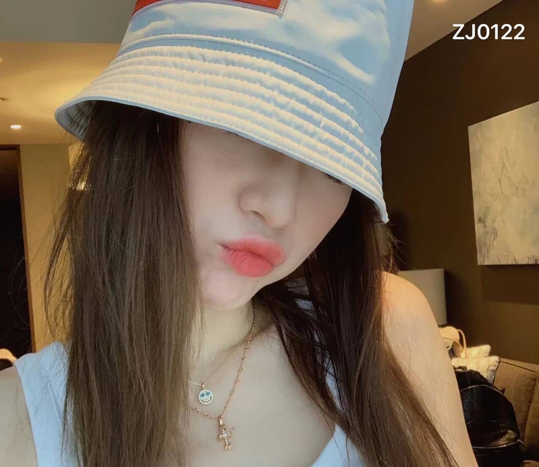 Wholesale Ch*0me He**ts Logo Necklace