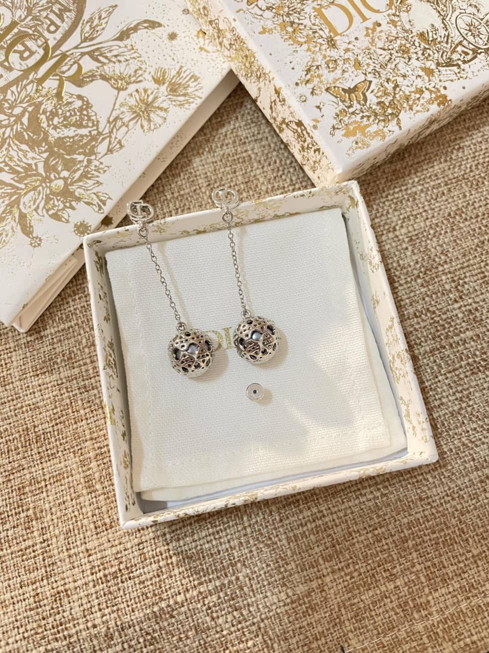 Knockoff Chr1st1an D10r Logo Earring