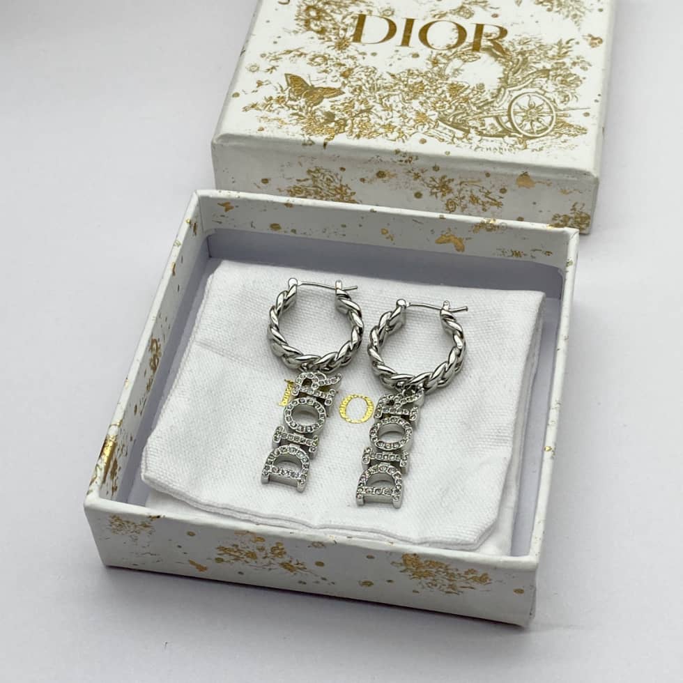 Best Chr1st1an D10r Classic Earring
