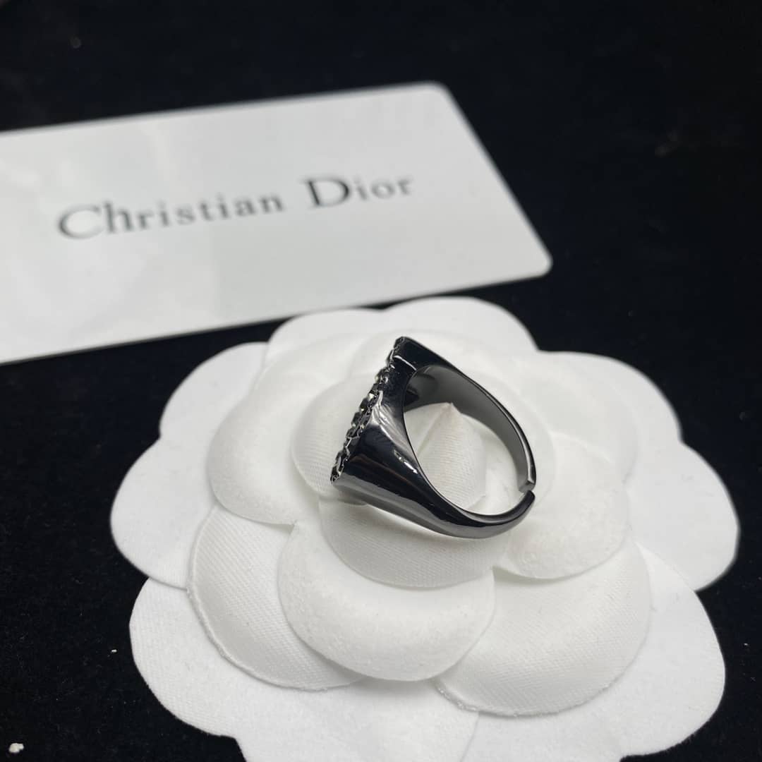 7 Star Chr1st1an D10r Ring