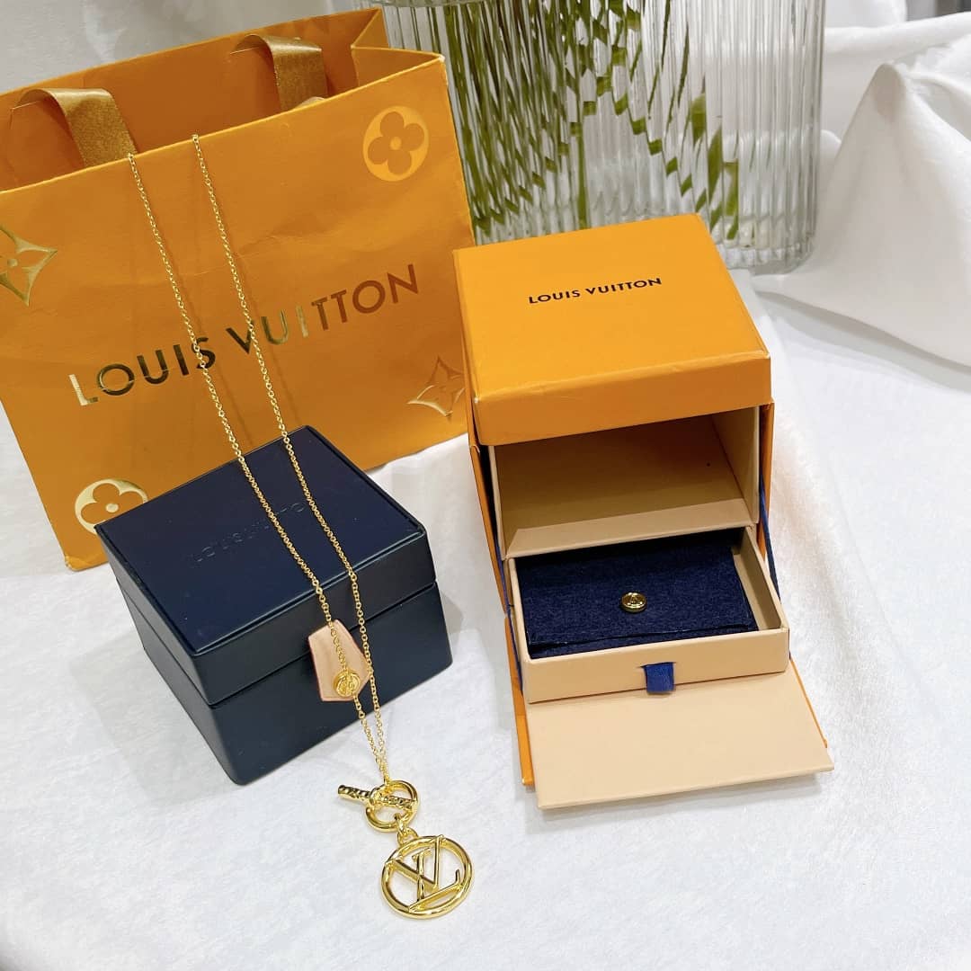 Wholesale L0vis Vvtt0n AAA+ Necklace