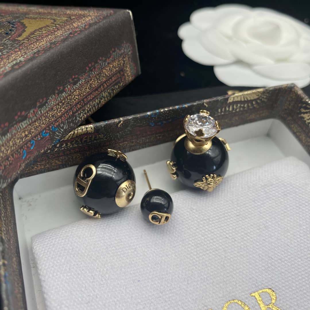 7 Star Chr1st1an D10r Earring