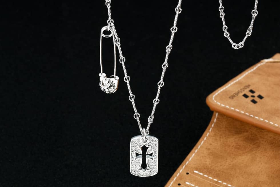 Best Ch*0me He**ts Classic Necklace