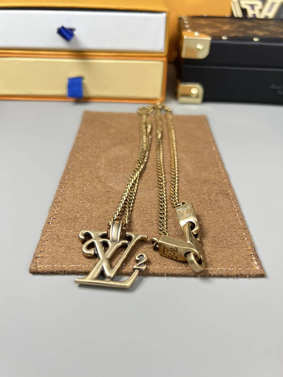 Wholesale L0vis Vvtt0n Logo Necklace