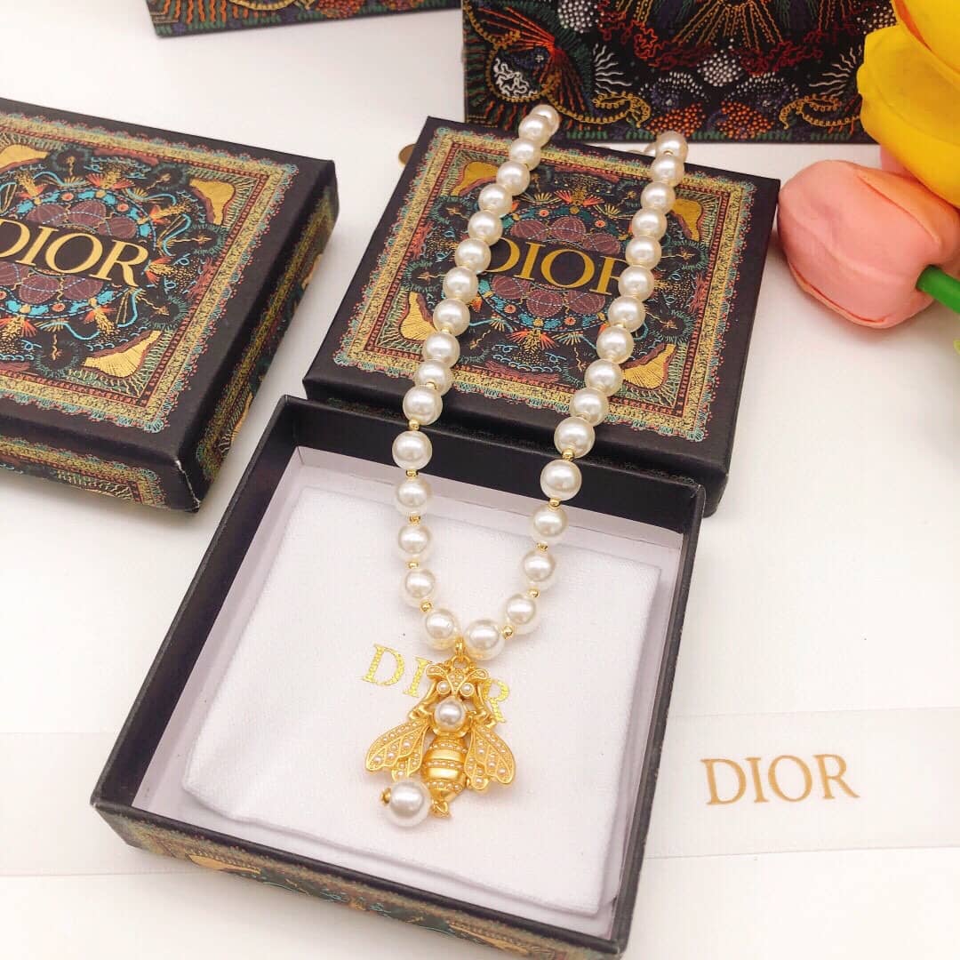 7 Star Chr1st1an D10r Necklace